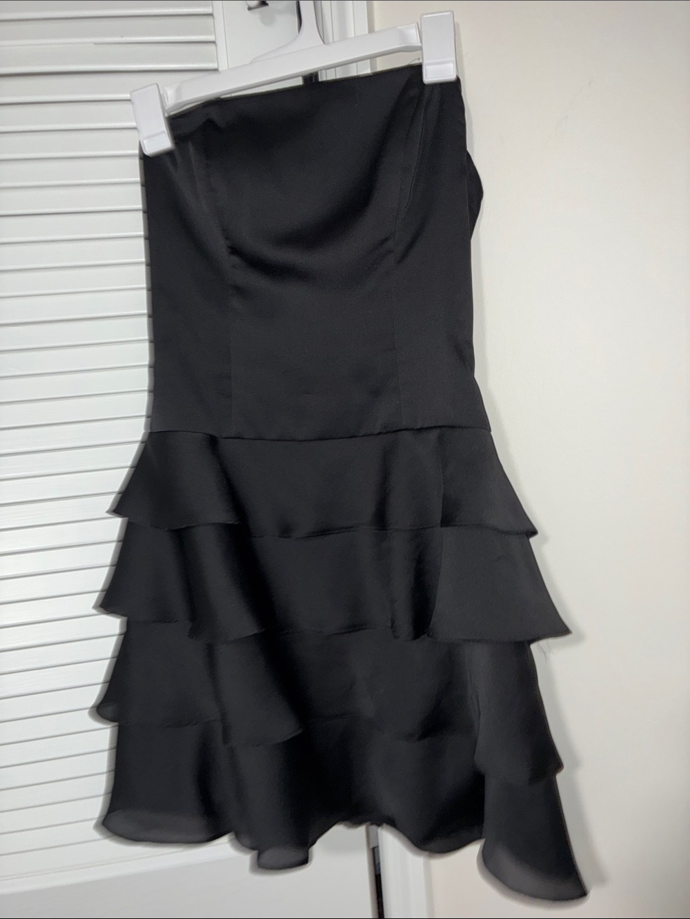 Alfred Sung Black Layered Ruffle Bottom Strapless Dress.